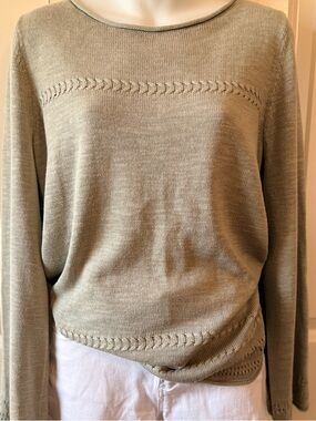 Light Olive Green Women's Lightweight Knit Sweater Chico’s size 2 = size L